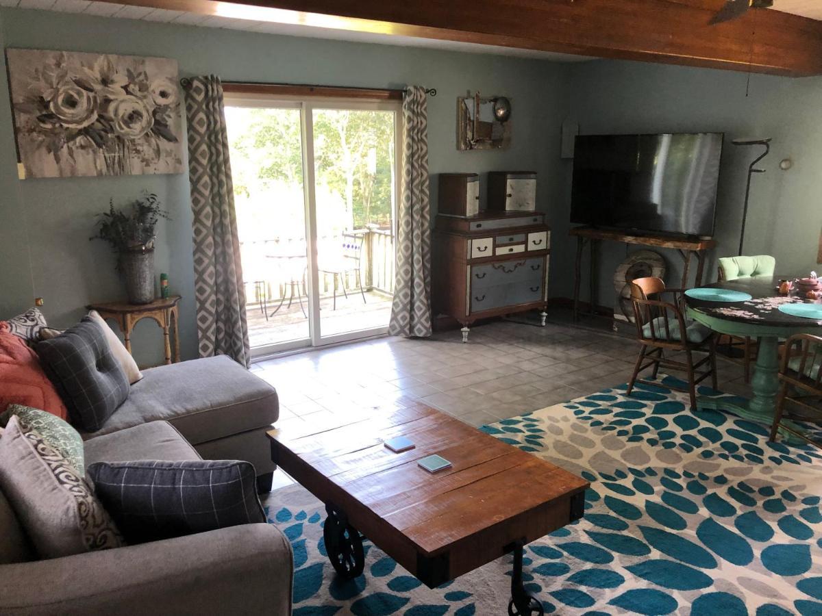 1 Bed Cottage, Partial Waterviews & Water Access Westport Eksteriør billede